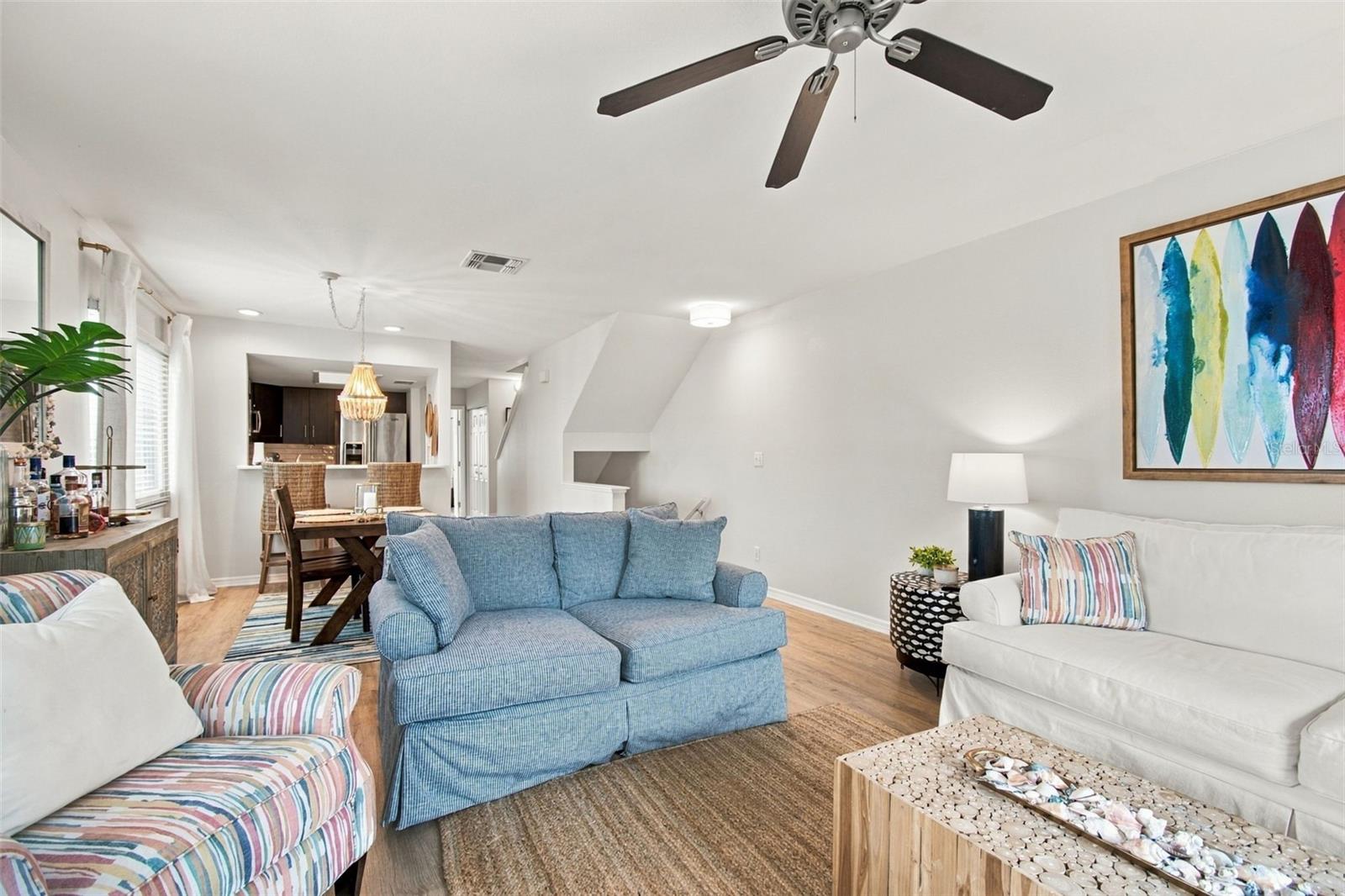 405 MADEIRA CIR — photo 11