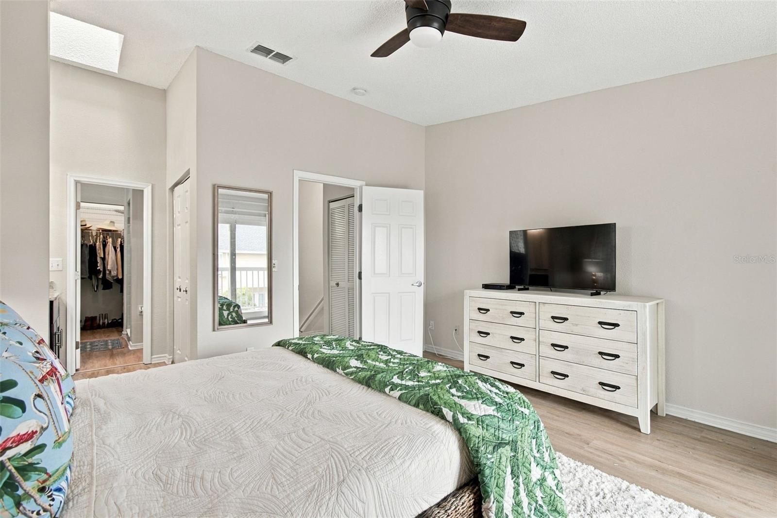 405 MADEIRA CIR — photo 33