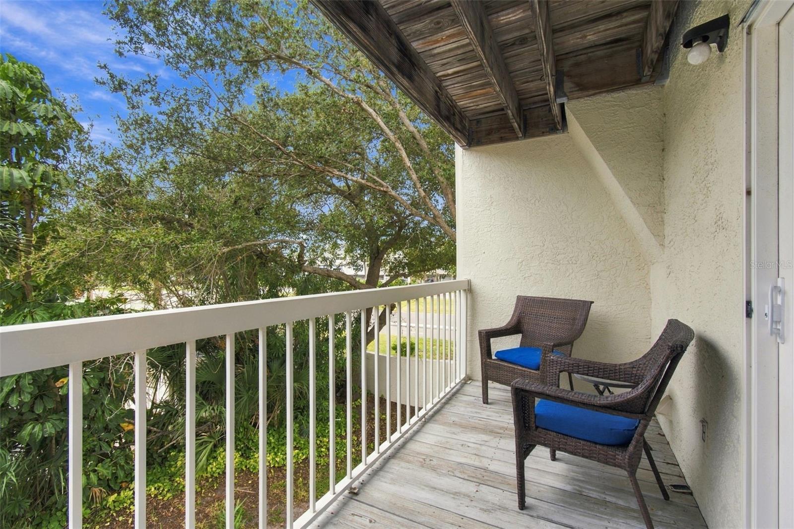 405 MADEIRA CIR — photo 9