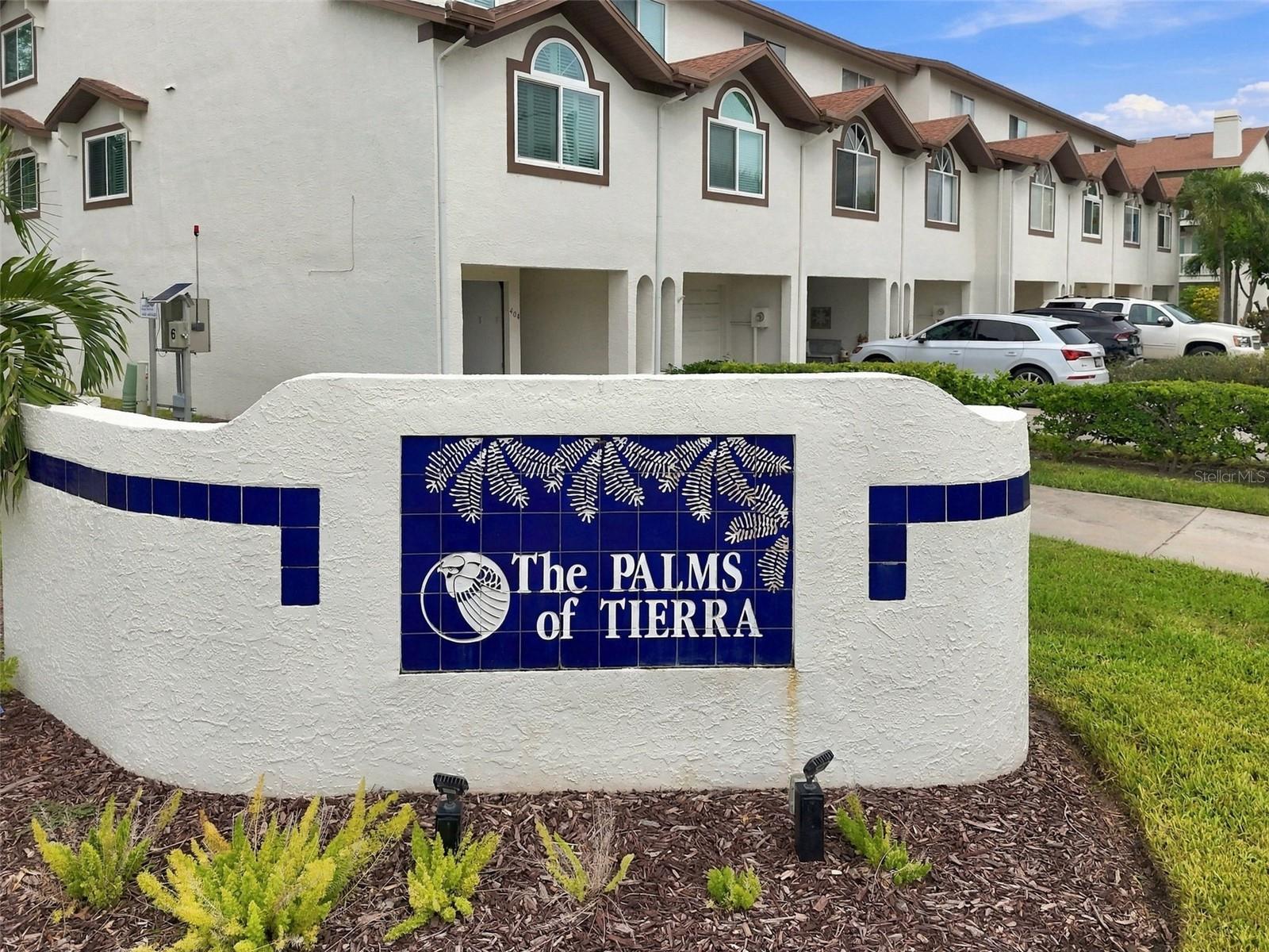 405 MADEIRA CIR — photo 43