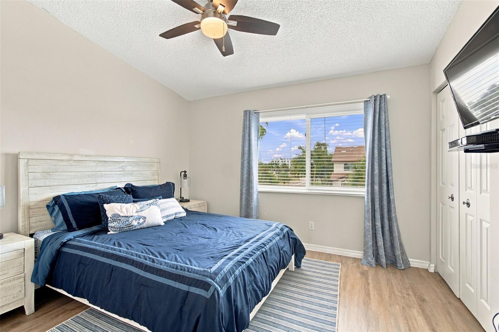 405 MADEIRA CIR — photo 36
