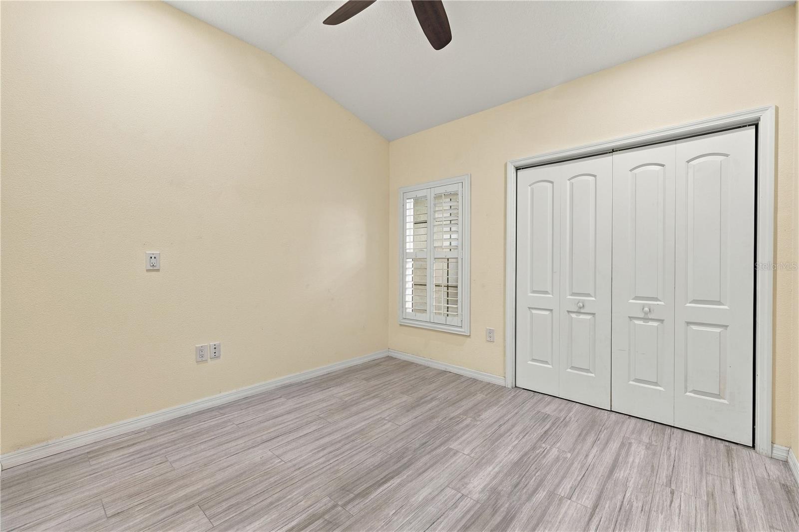 155 LAKE SHORE DR E — photo 18