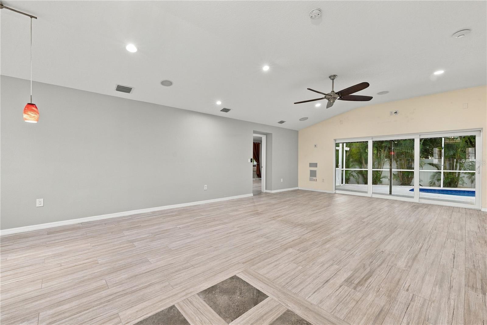 155 LAKE SHORE DR E — photo 4