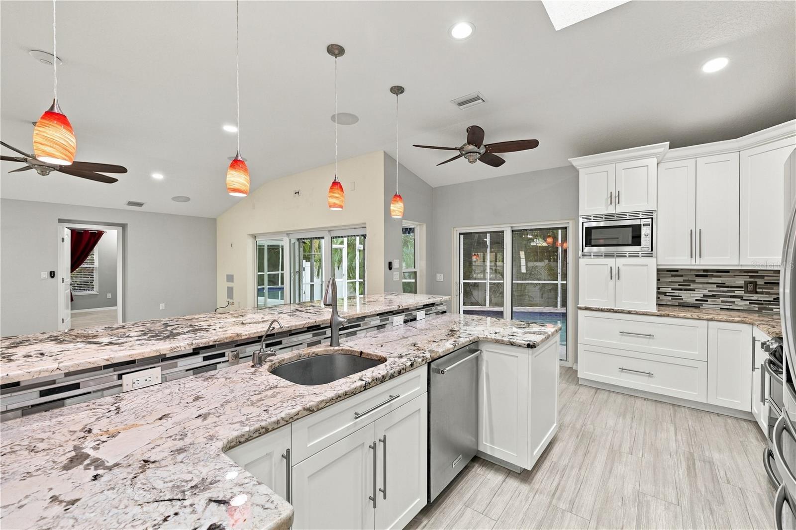 155 LAKE SHORE DR E — photo 10