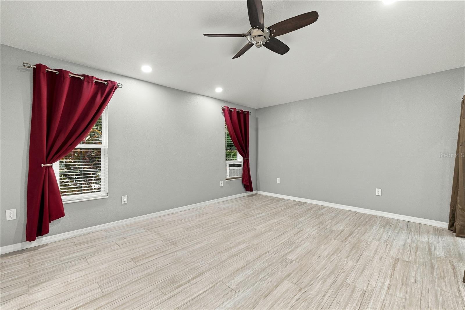 155 LAKE SHORE DR E — photo 13