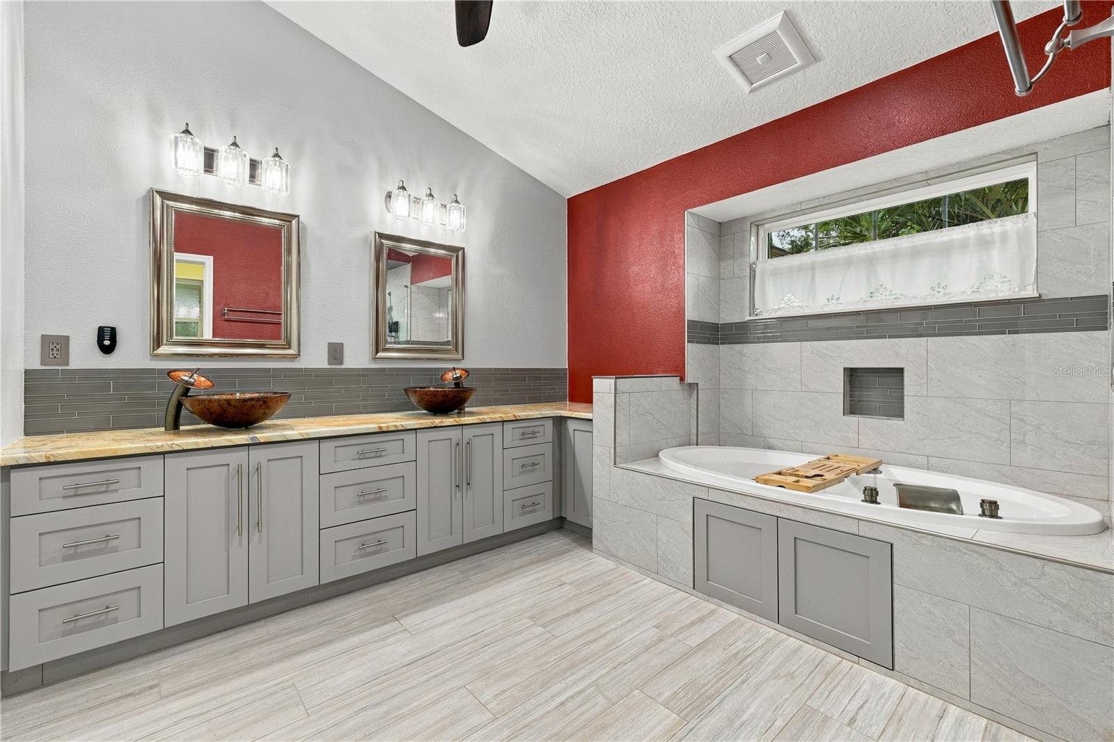 155 LAKE SHORE DR E — photo 15