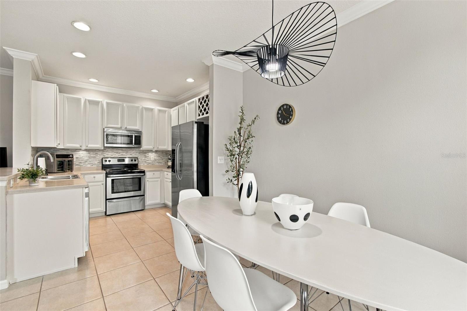 9420 GEORGIAN PARK LN #108 — photo 3
