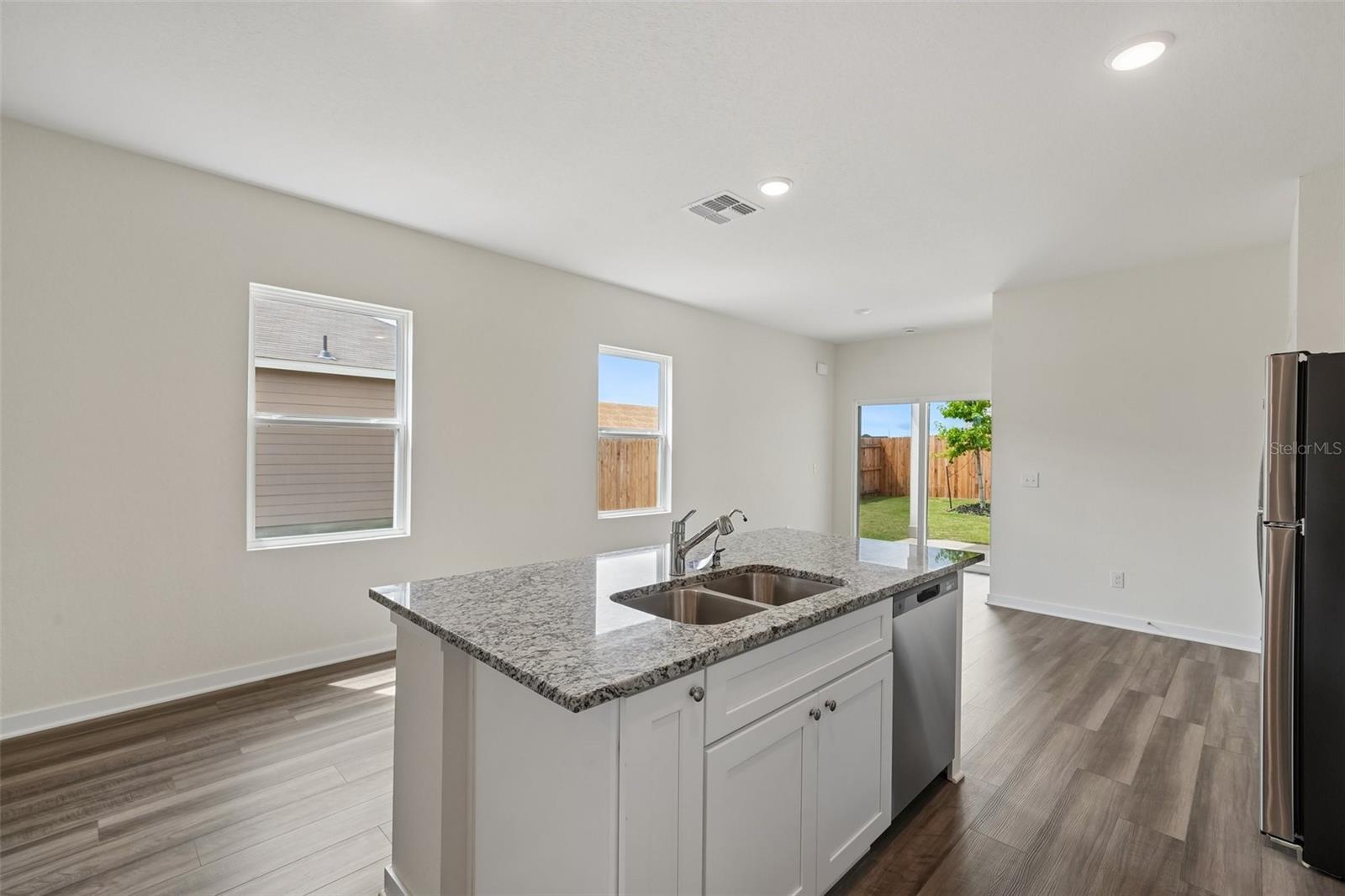10543 CURVING CREEK — photo 11