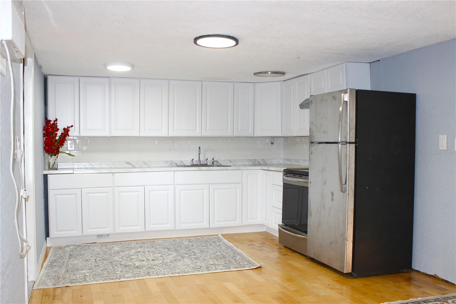 6905 AZLEE AVE — photo 15