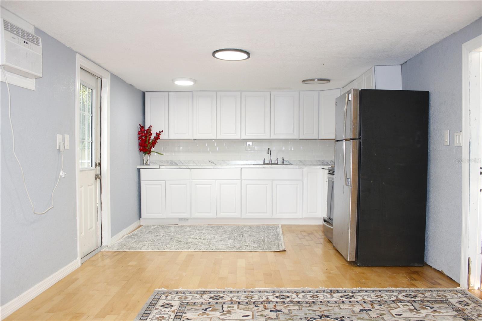 6905 AZLEE AVE — photo 11
