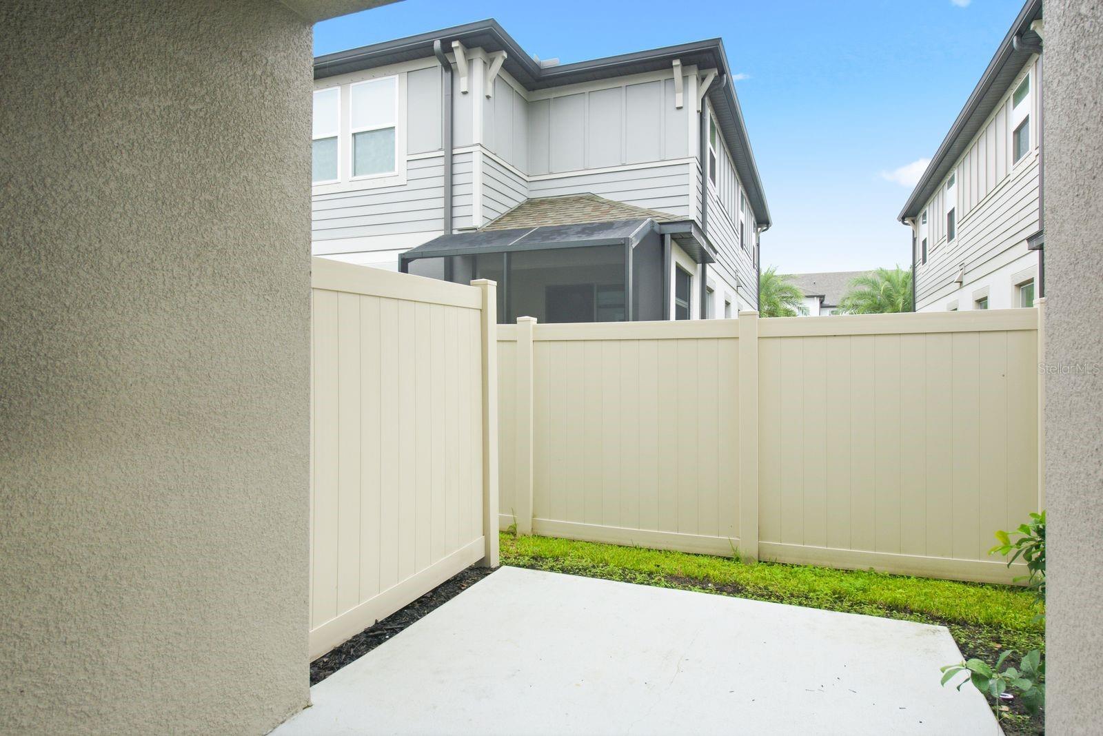 2432 FOGGY CREEK CIR — photo 34