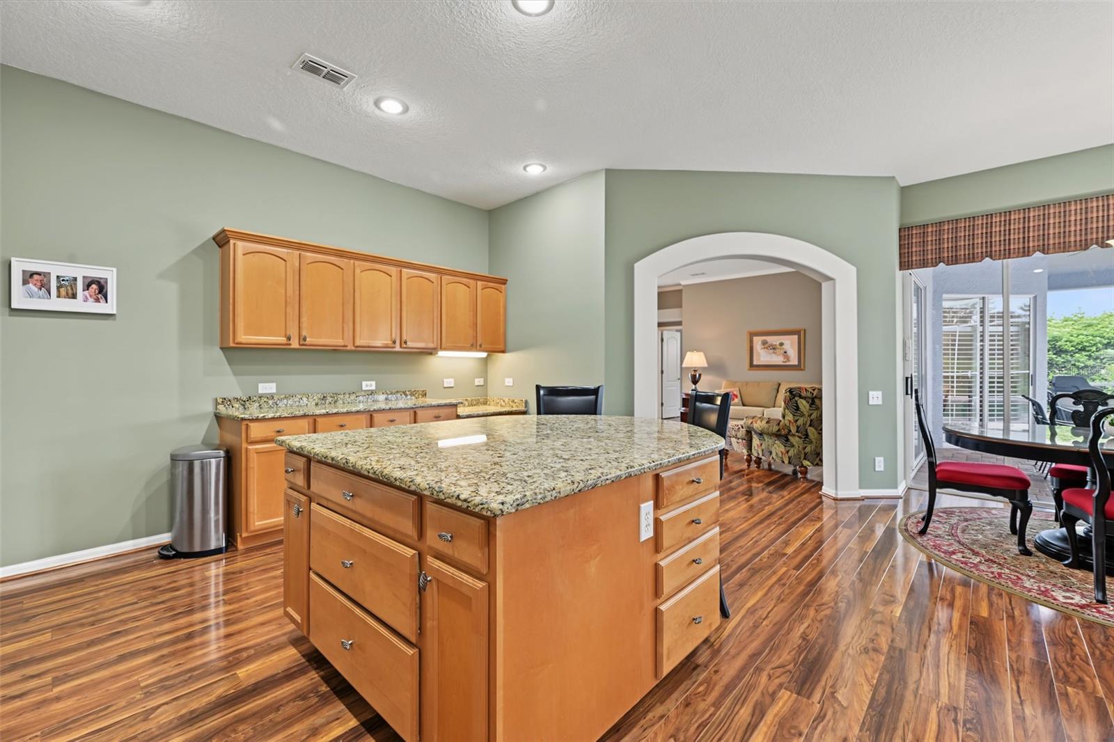 1028 HAGEN DR — photo 9