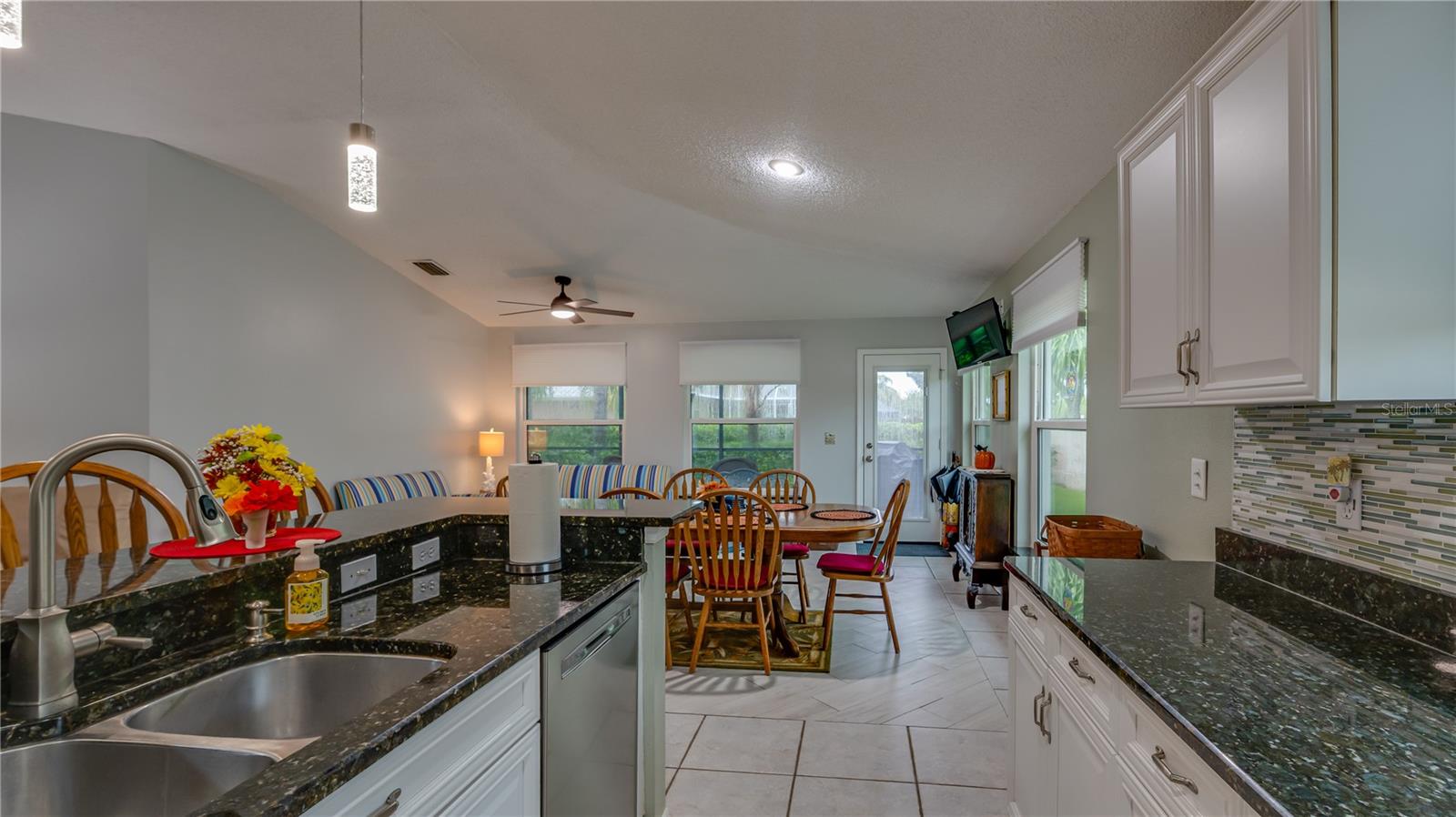 366 RAINFOREST CT — photo 8