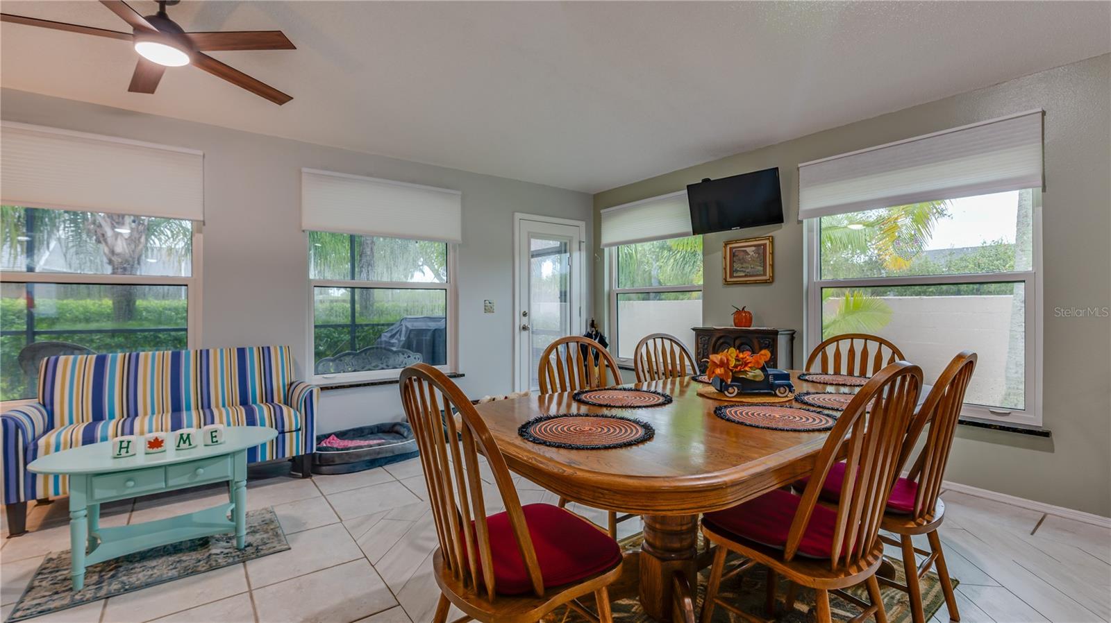 366 RAINFOREST CT — photo 17