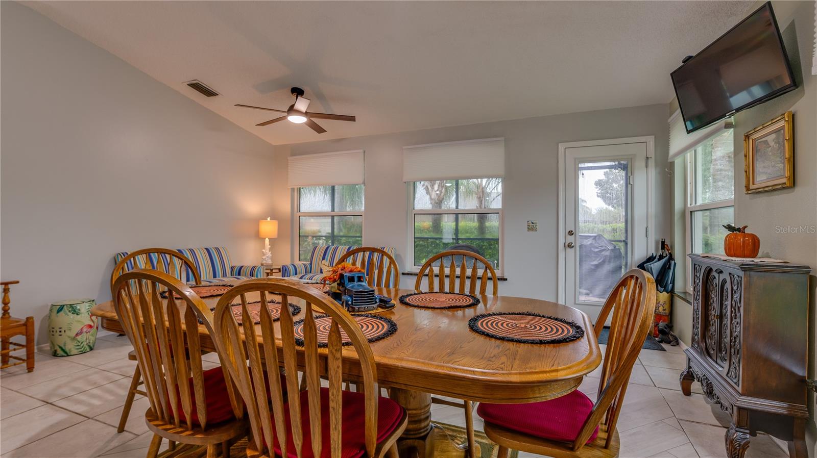 366 RAINFOREST CT — photo 18