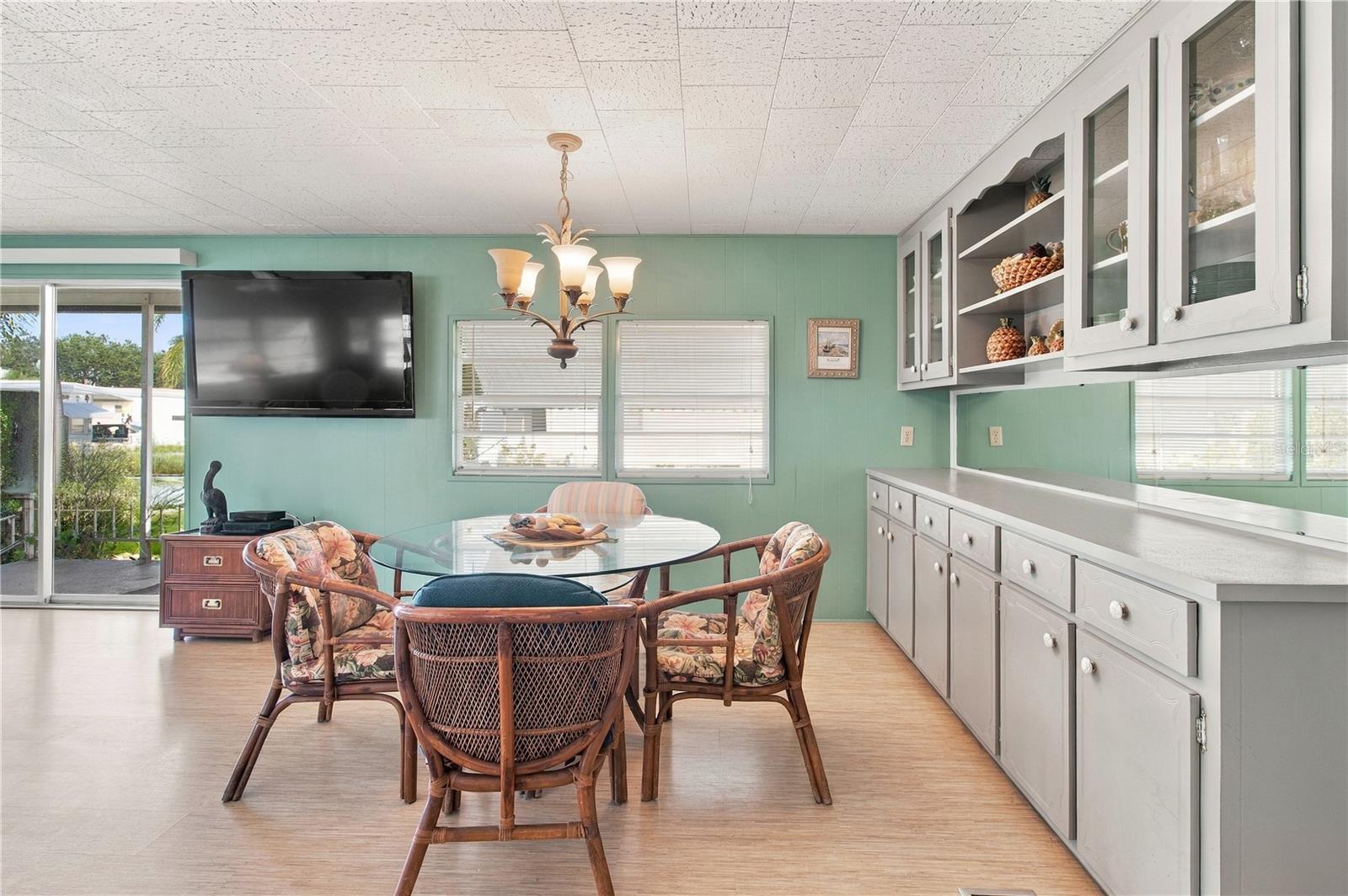 5317 CHATEAU LN — photo 8