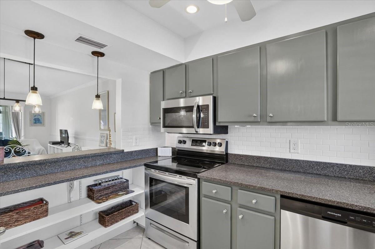1614 STICKNEY POINT RD #1614-1 — photo 3