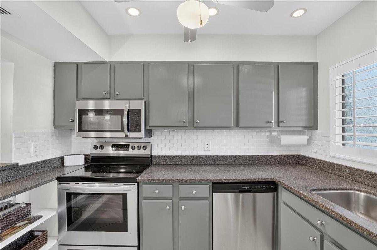 1614 STICKNEY POINT RD #1614-1 — photo 5