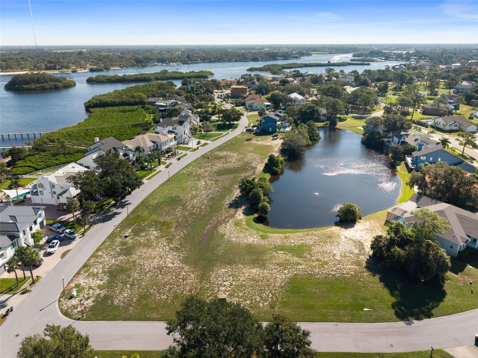 2044 N POINTE ALEXIS DR — photo 15