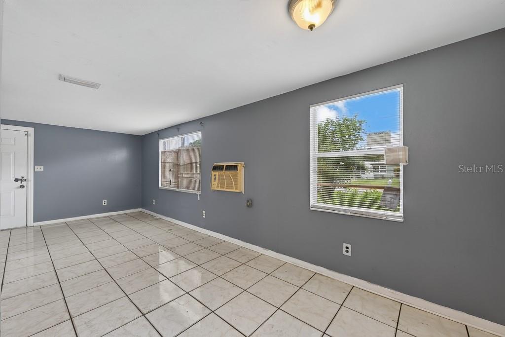 5016 S 85TH ST — photo 3