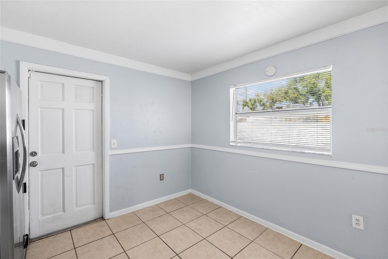 3505 LIBBY LOOP — photo 16
