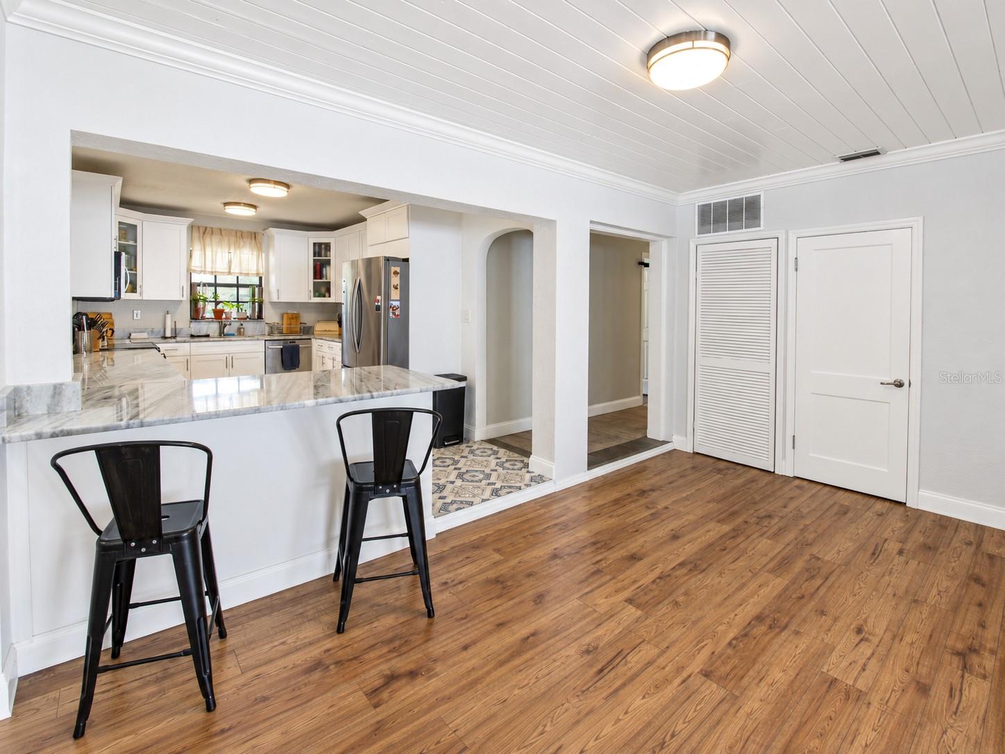 1204 E NORTH ST — photo 10