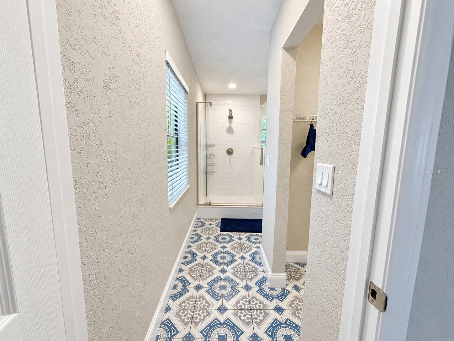 1204 E NORTH ST — photo 16