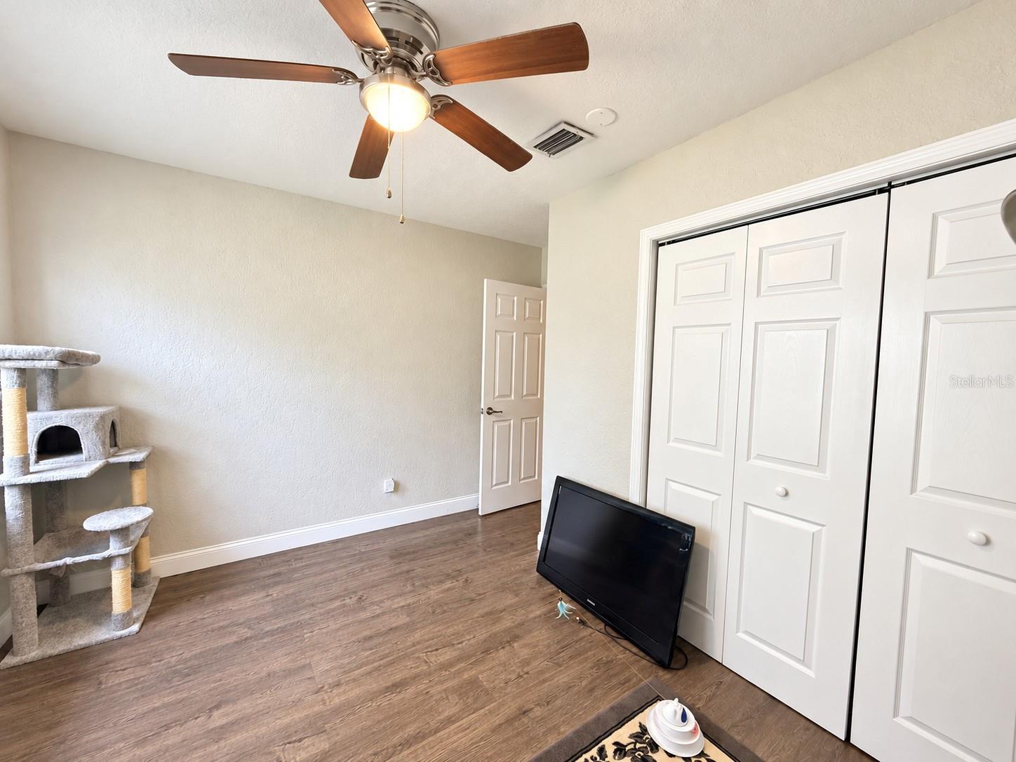 1204 E NORTH ST — photo 25