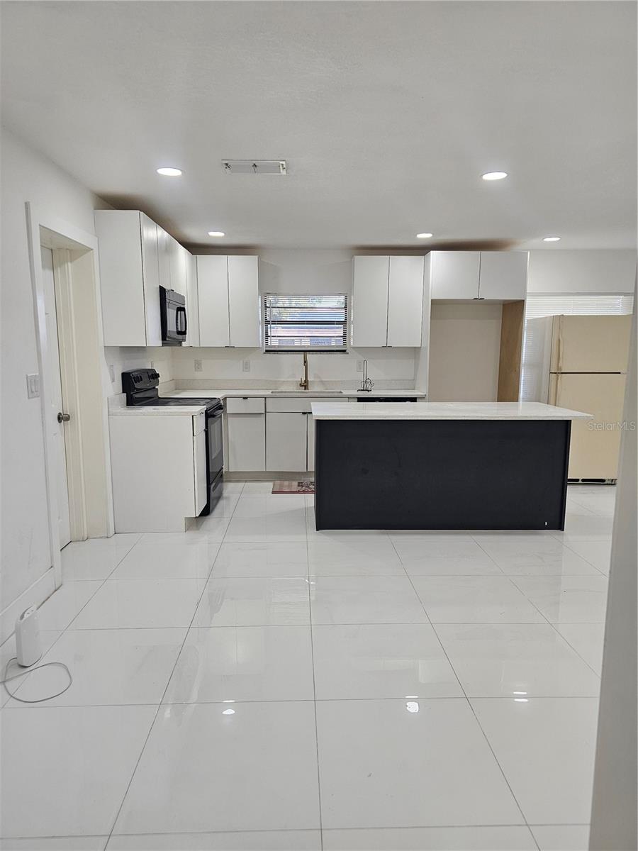 6125 LIBERTY AVE — photo 4