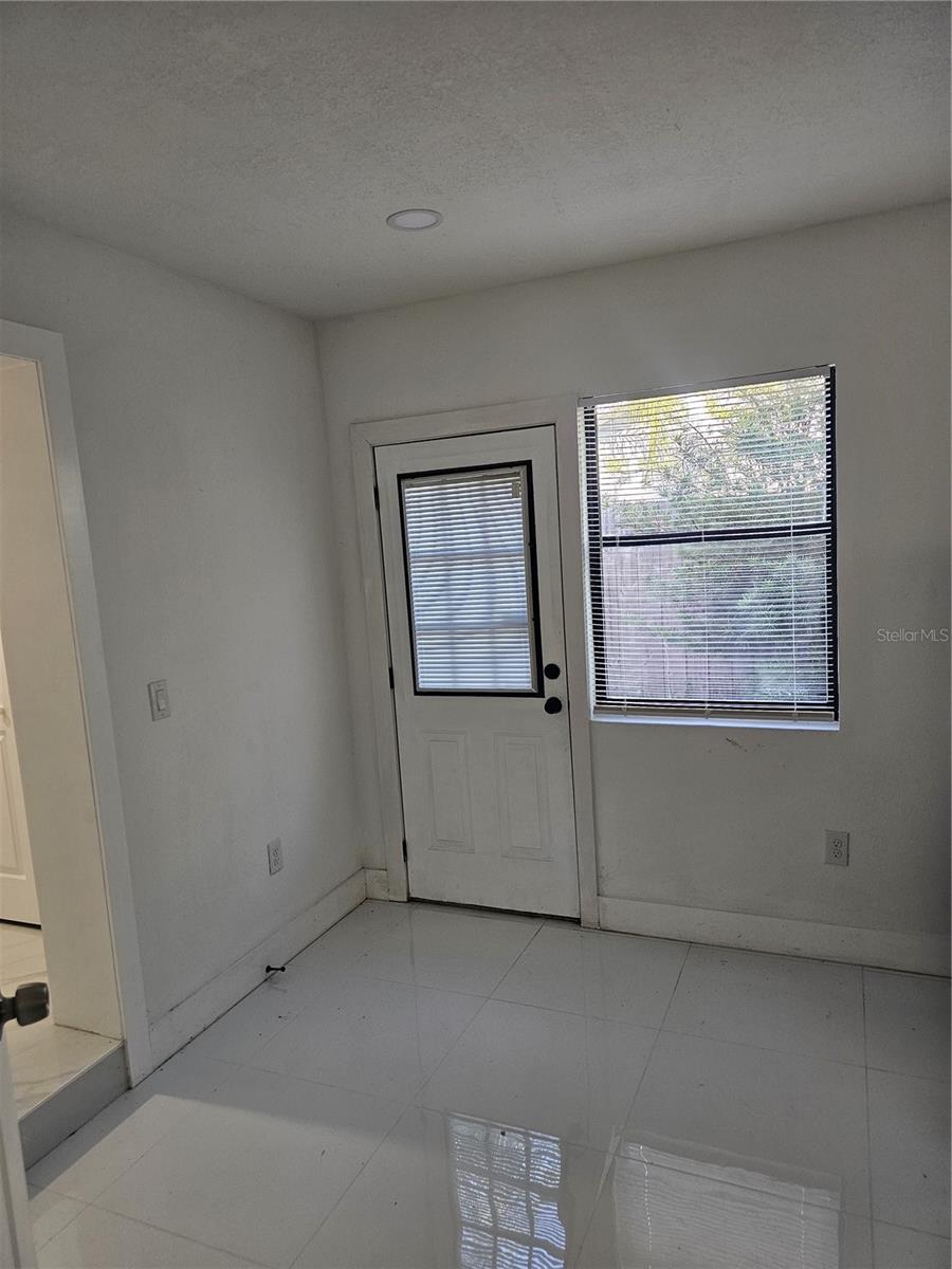6125 LIBERTY AVE — photo 21