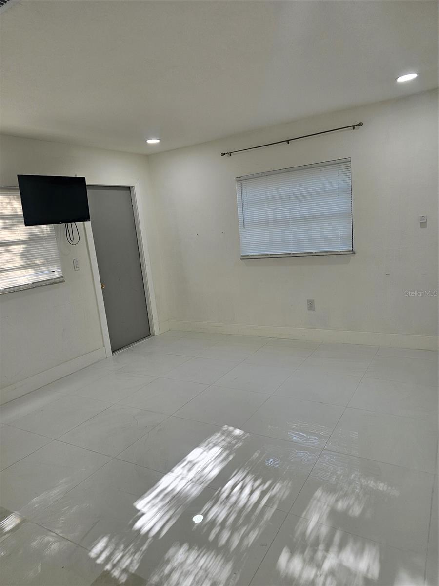 6125 LIBERTY AVE — photo 27