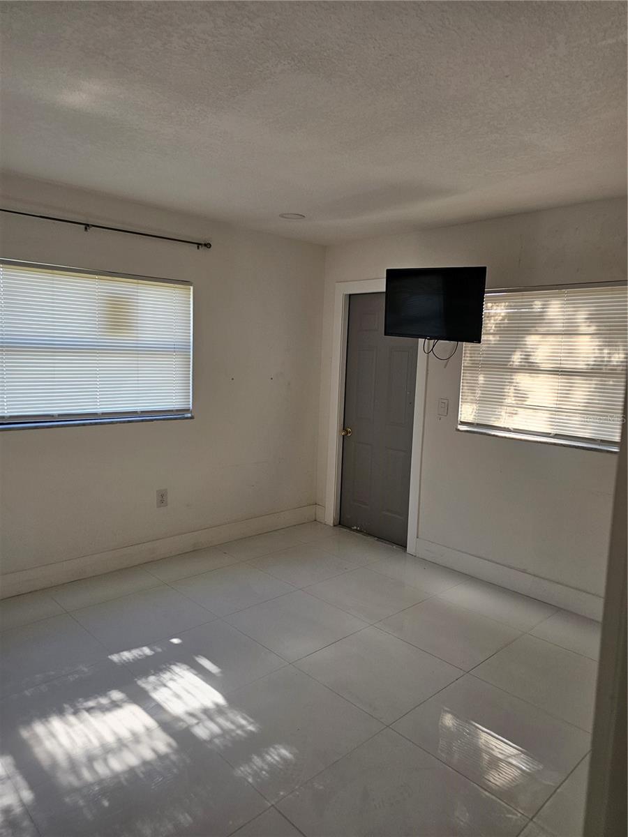 6125 LIBERTY AVE — photo 18