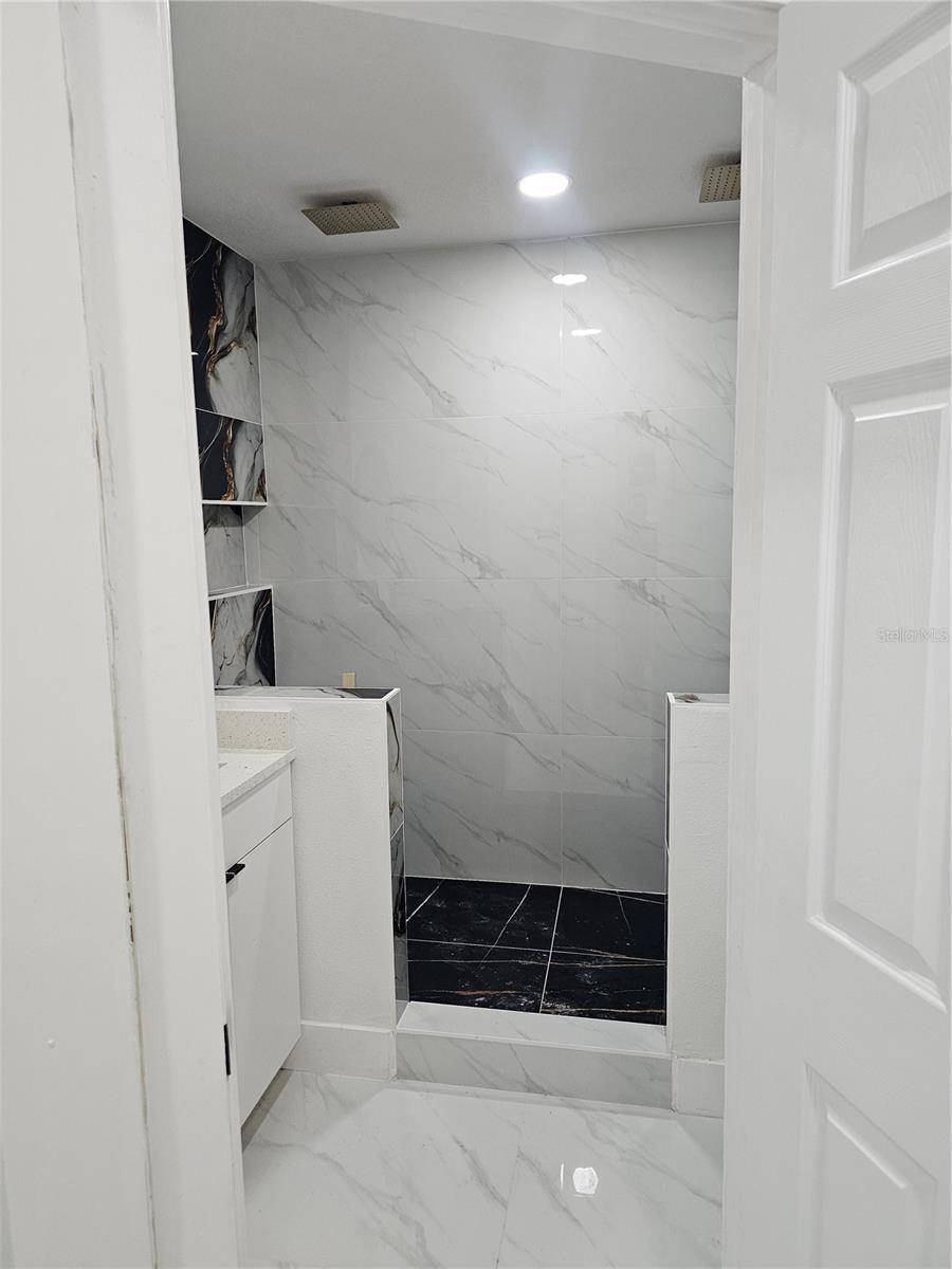 6125 LIBERTY AVE — photo 17