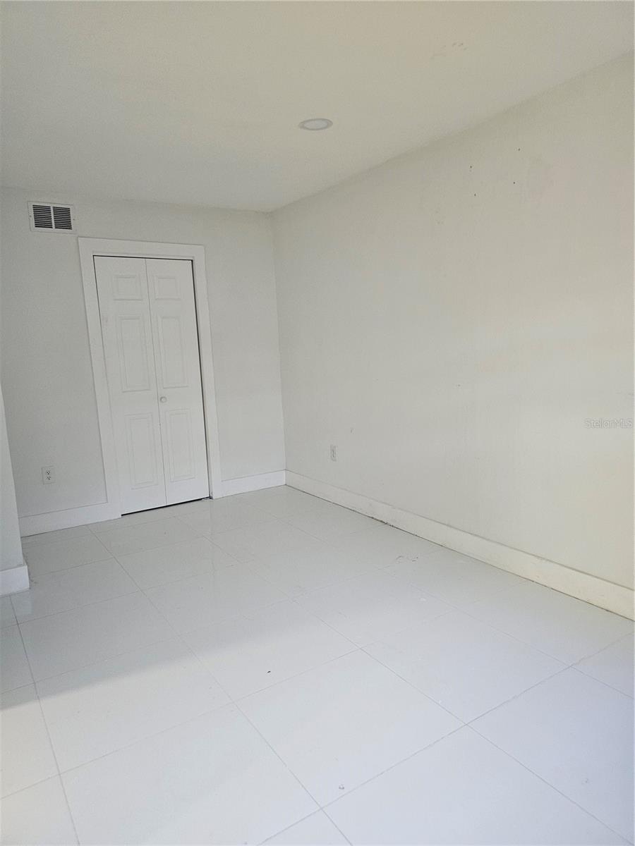 6125 LIBERTY AVE — photo 12