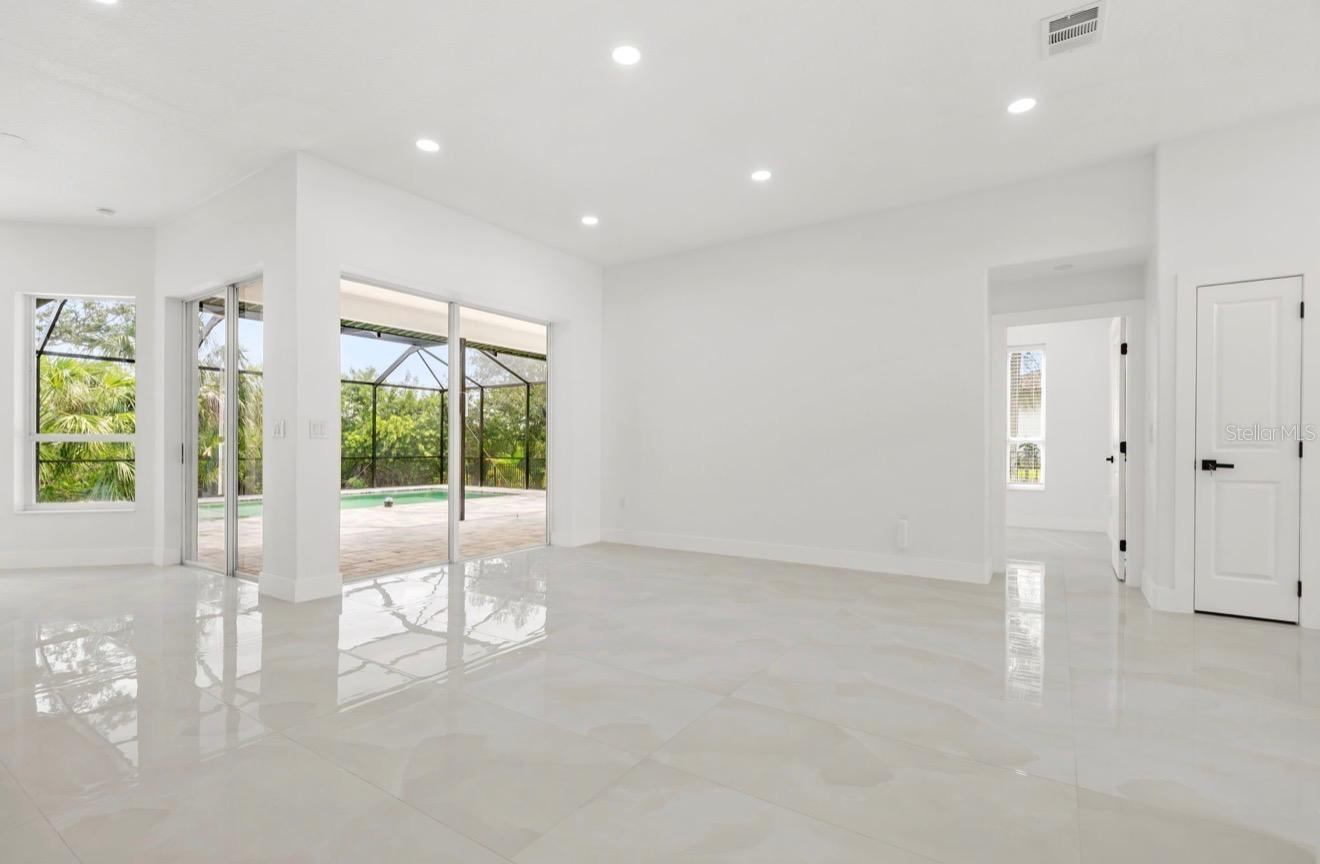 9701 PORT COLONY WAY — photo 8