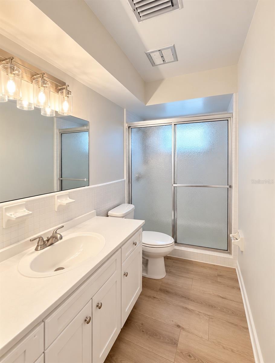 13822 BREWSTER DR — photo 10