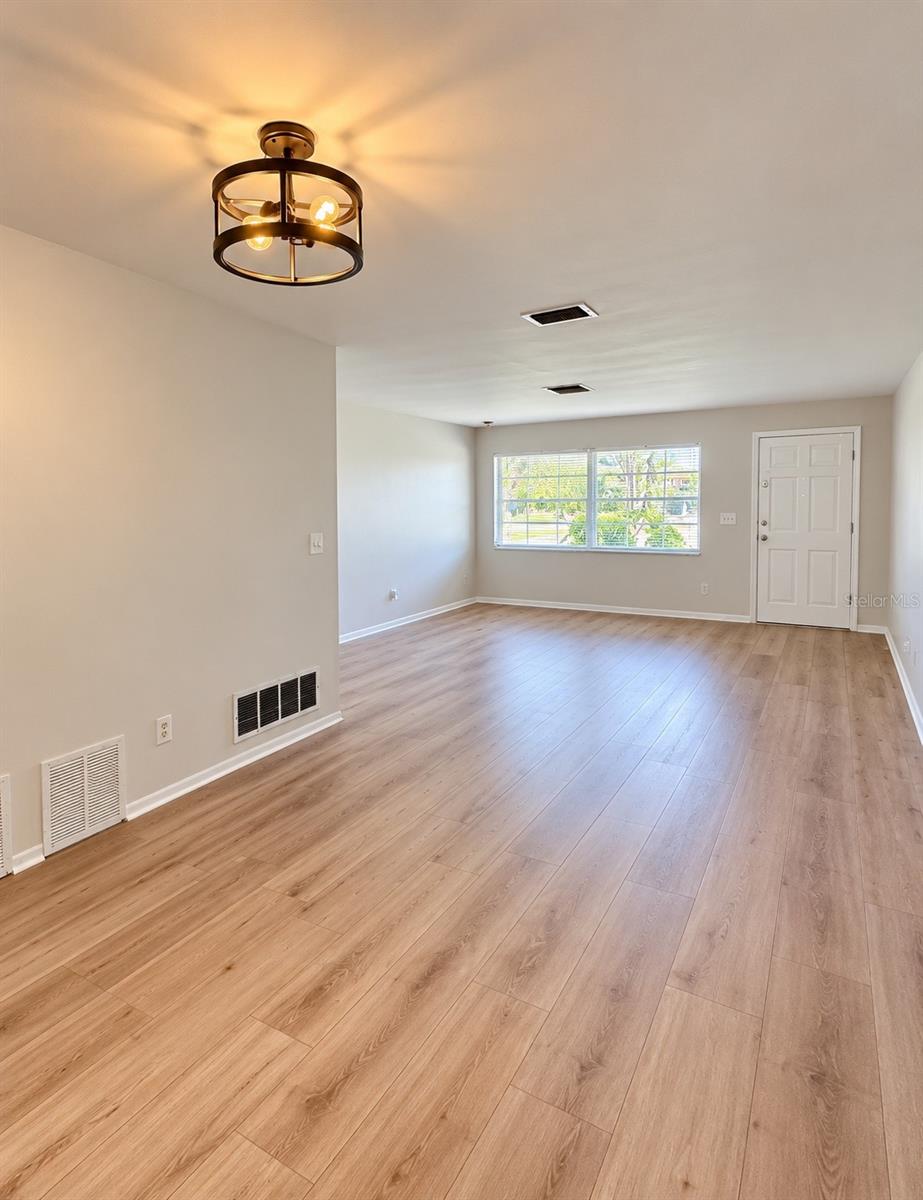 13822 BREWSTER DR — photo 2