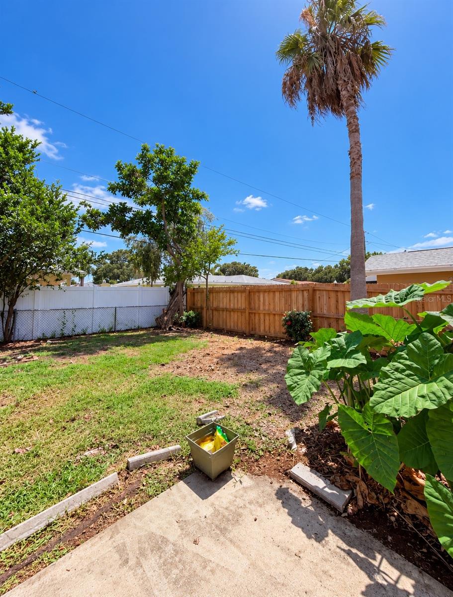 13822 BREWSTER DR — photo 11