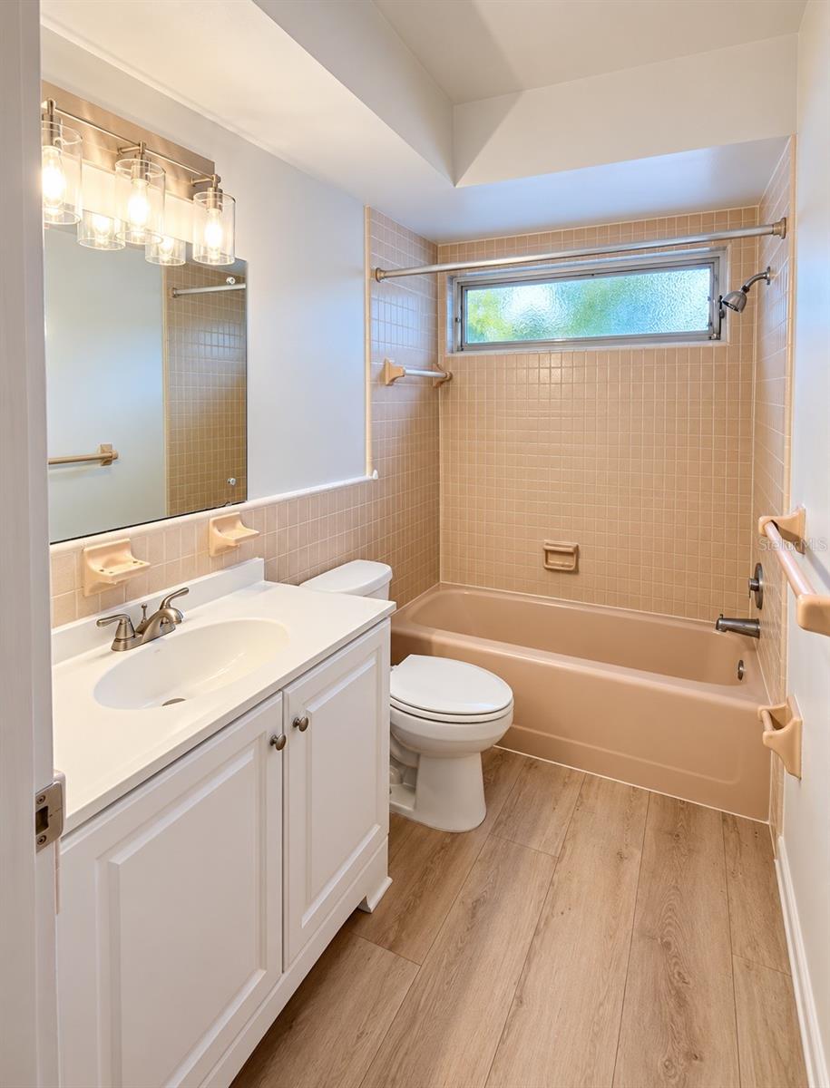 13822 BREWSTER DR — photo 7