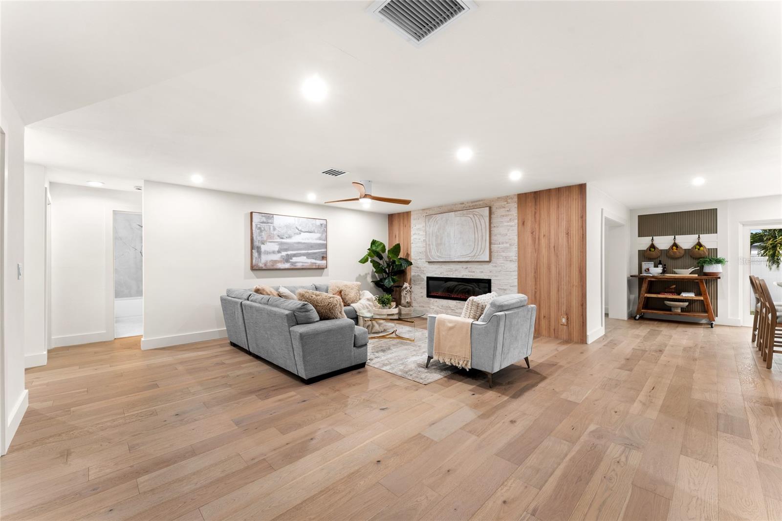 2456 TIMBERCREST CIR W — photo 12
