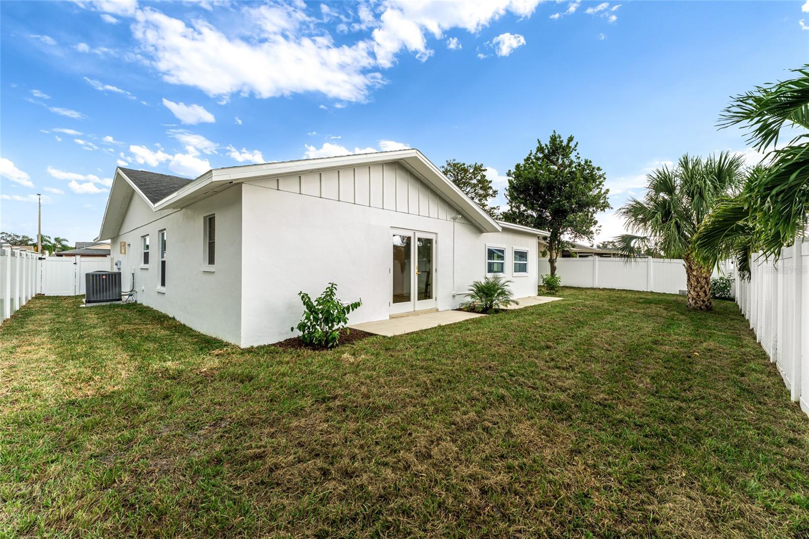 2456 TIMBERCREST CIR W — photo 38