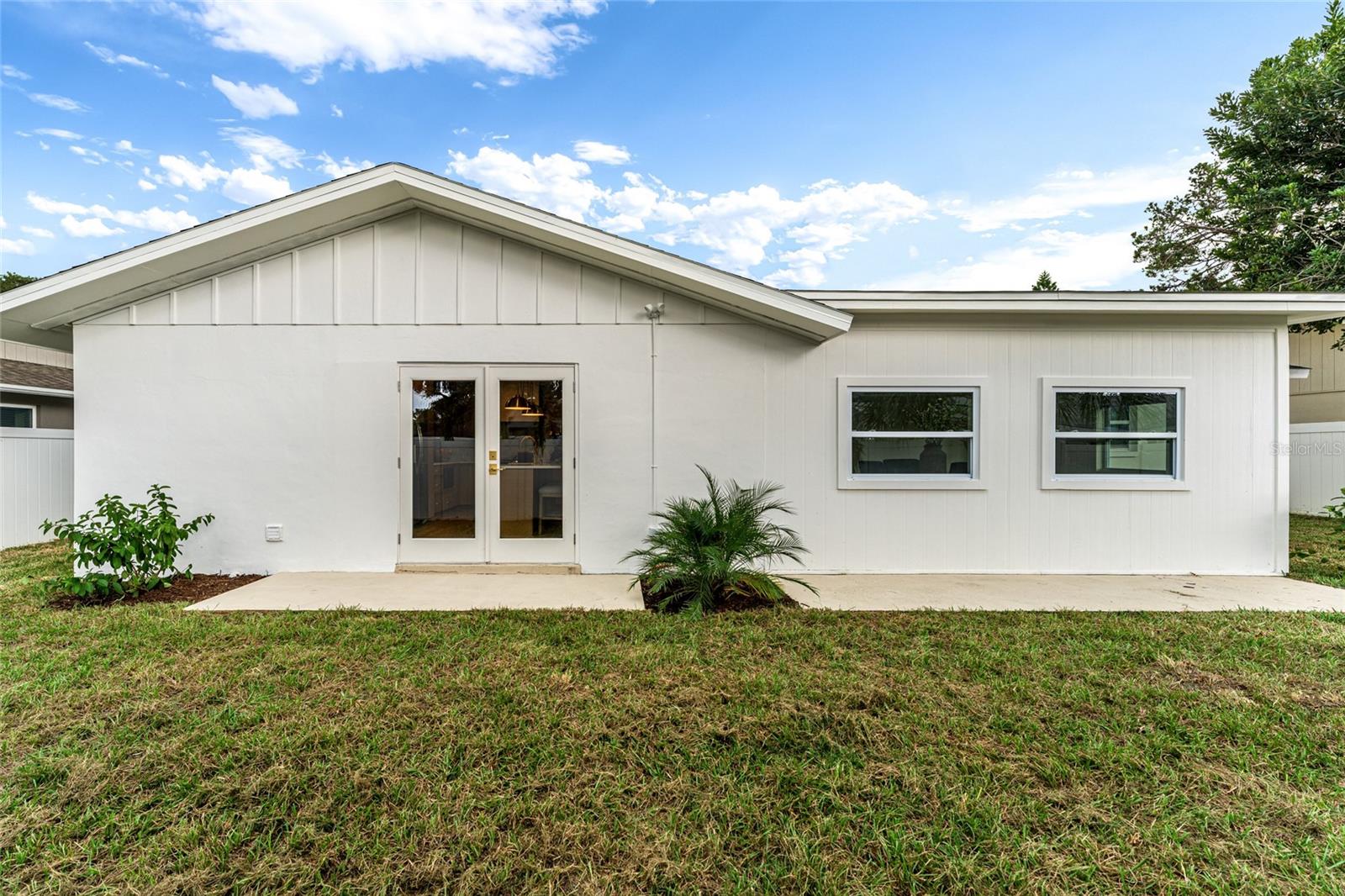 2456 TIMBERCREST CIR W — photo 37