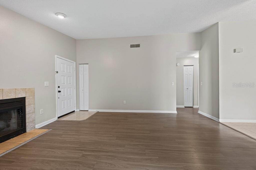 1219 MOHRLAKE DR — photo 8