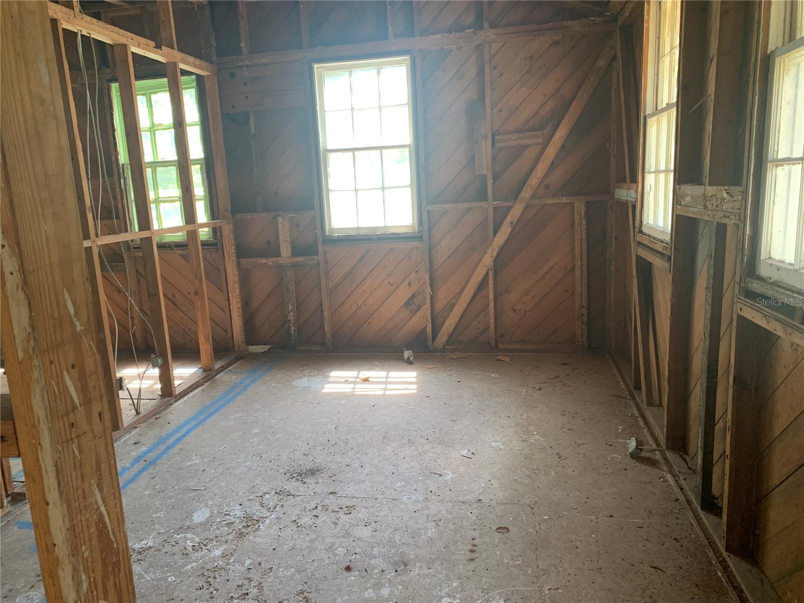 3010 E CURTIS ST — photo 3