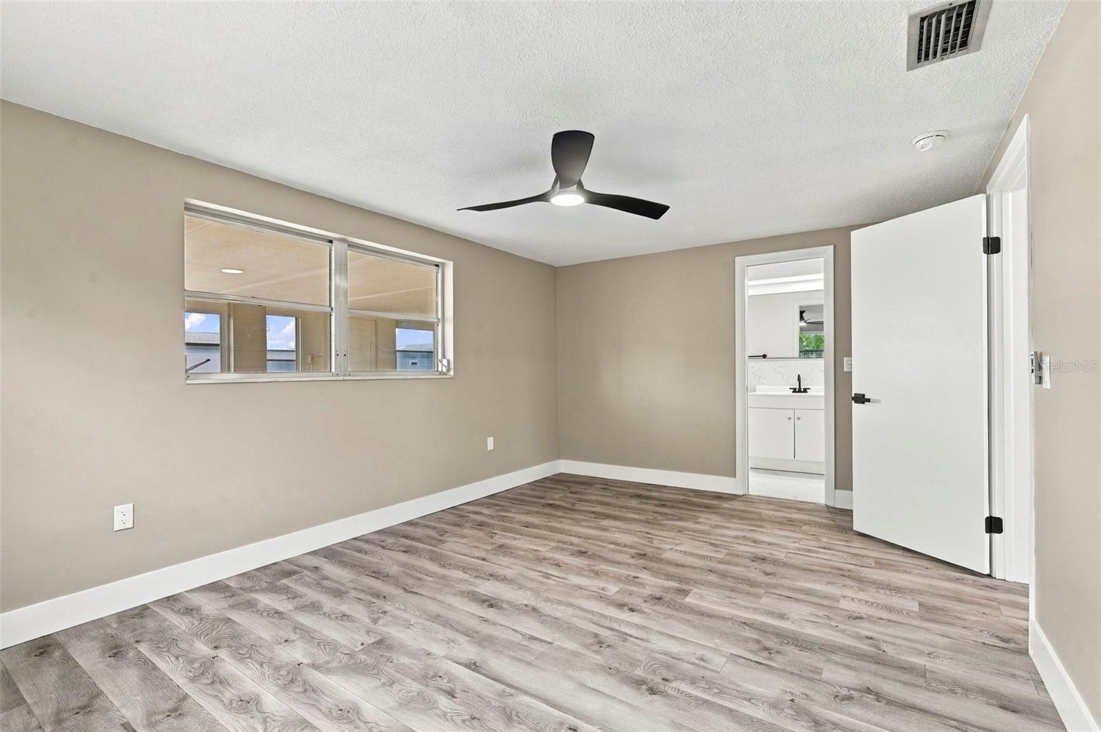 10734 LEEDS RD — photo 13