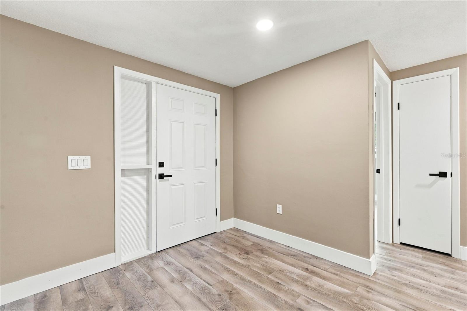 10734 LEEDS RD — photo 5