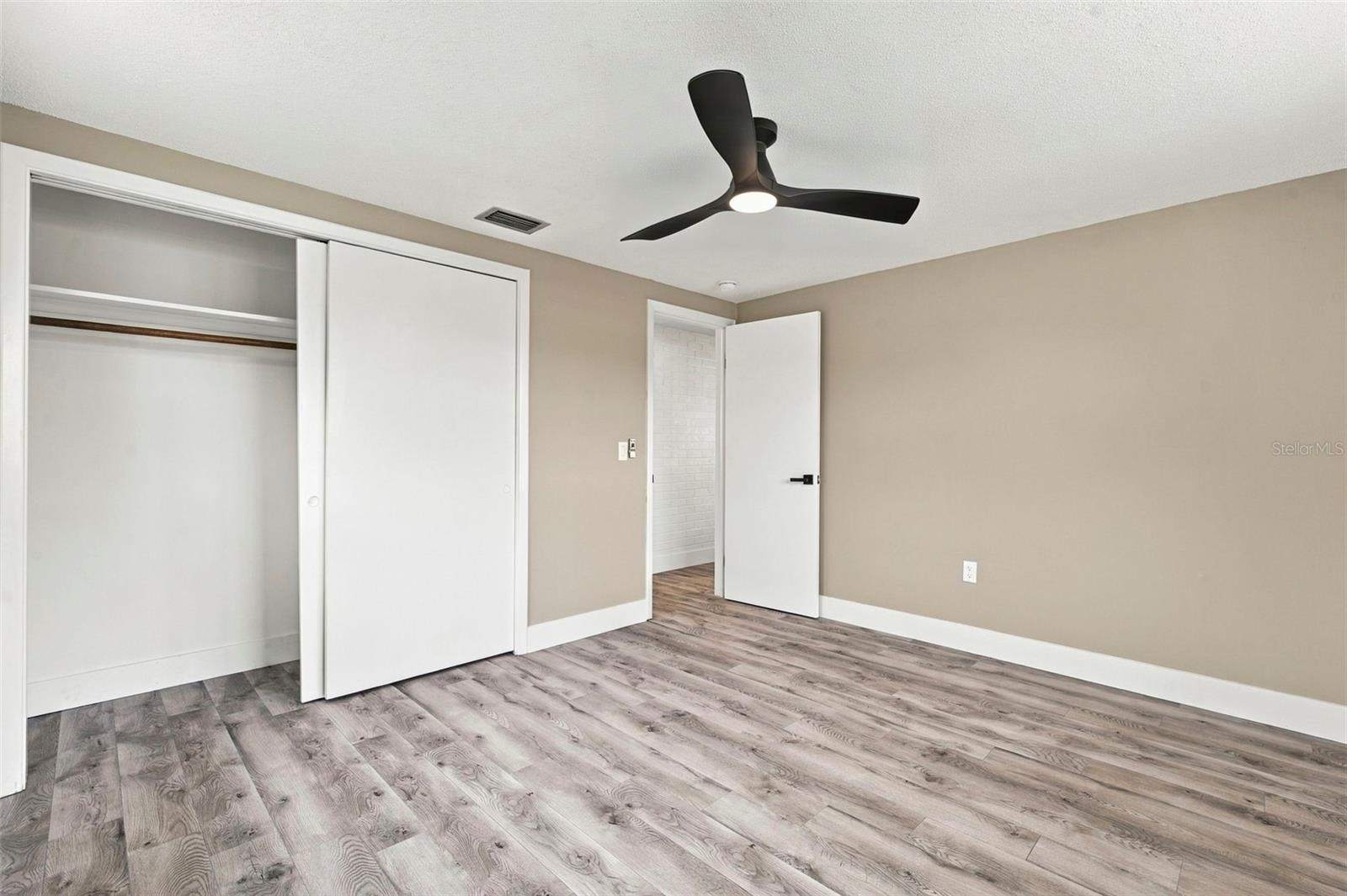 10734 LEEDS RD — photo 8