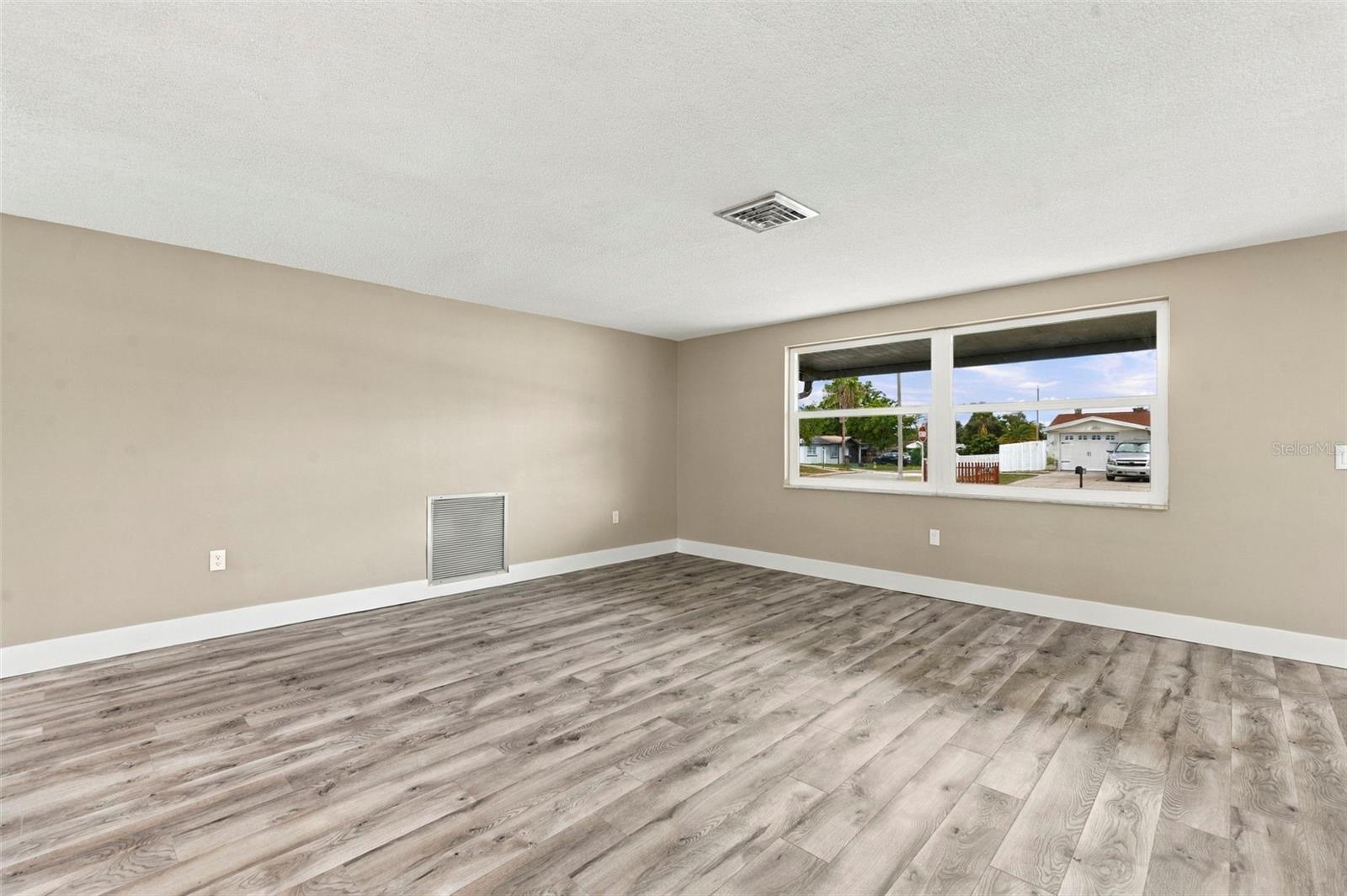 10734 LEEDS RD — photo 17