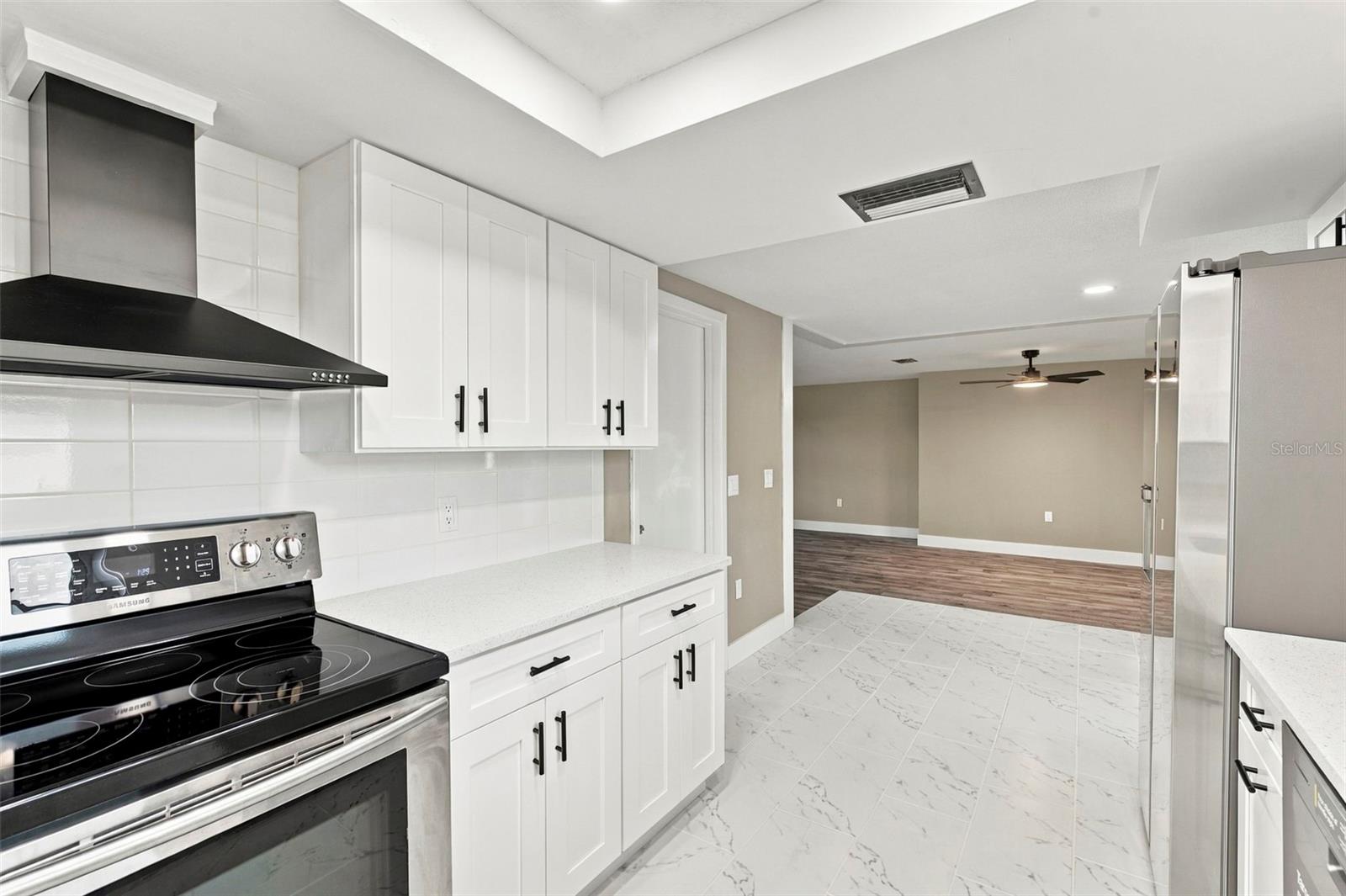 10734 LEEDS RD — photo 24