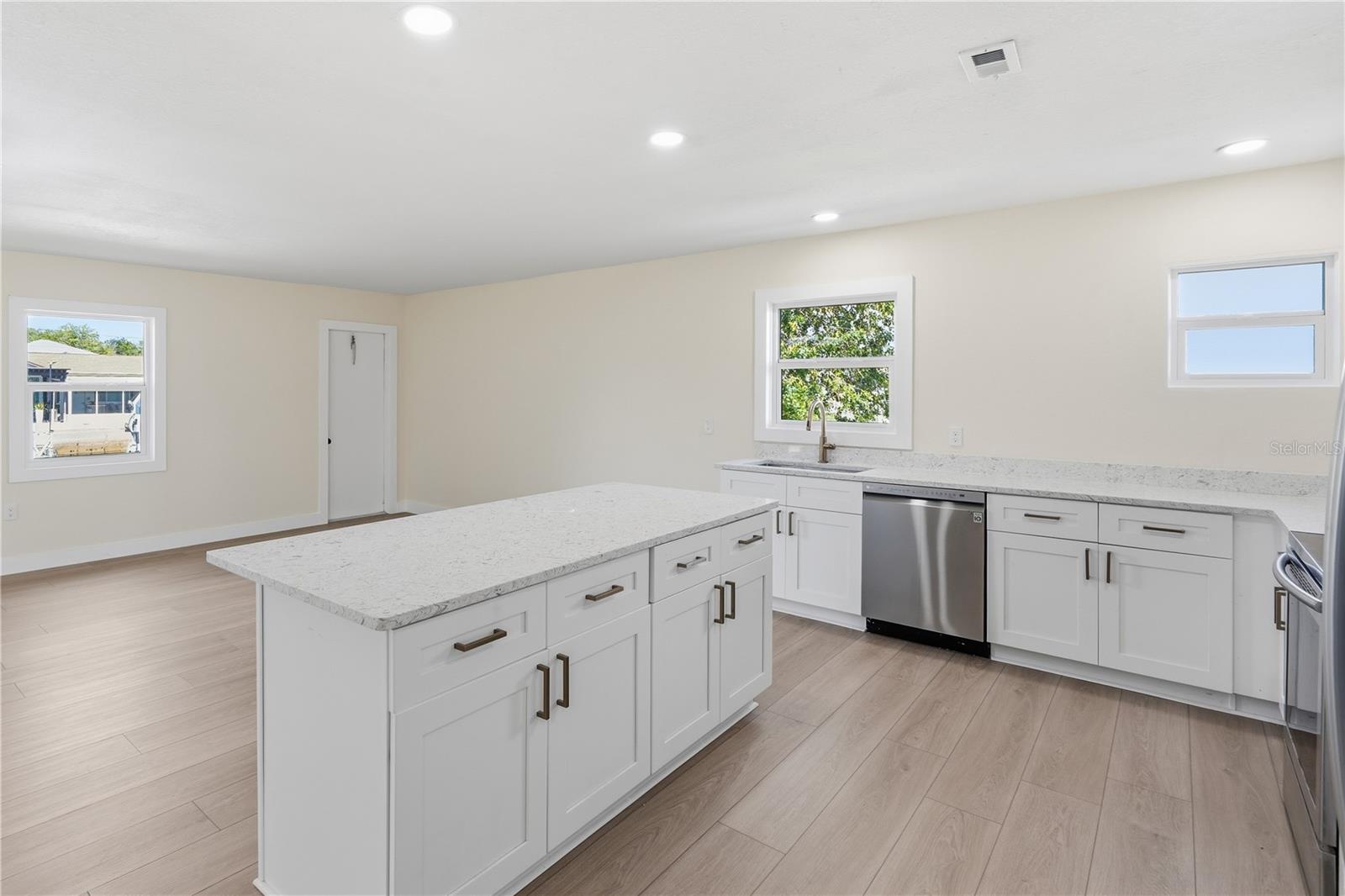 7507 MAKO DR — photo 6